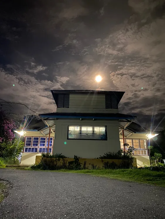 Gedung P3A di malam hari